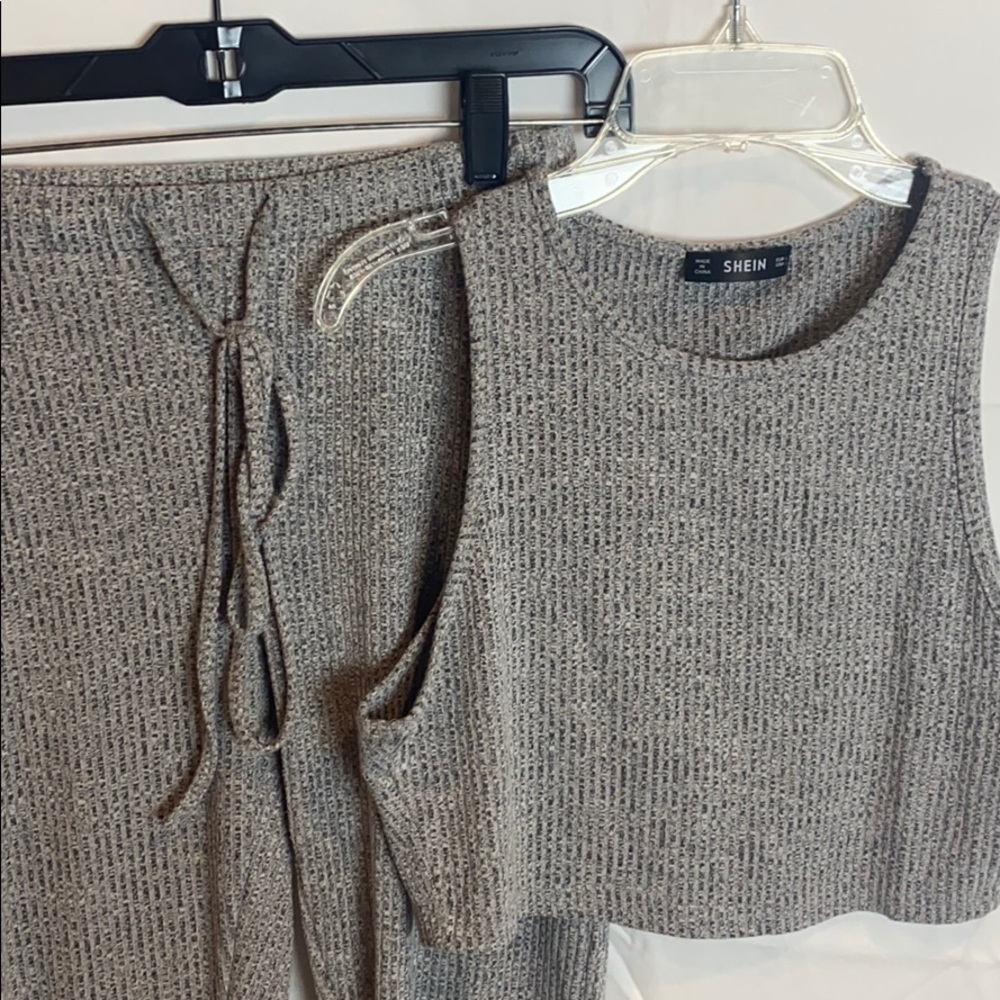 Grey Lounge Set - Picture 2 of 3